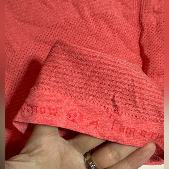 Lululemon Run: Swiftly Turtleneck in Love Red Size 4 - Picture 4 of 9